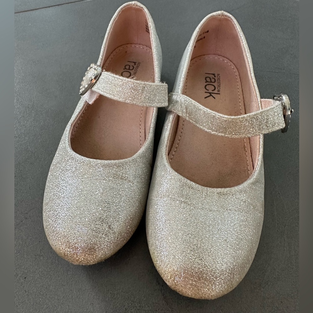 Nordstrom Sparkly Girls Kids Dress Shoes with Heart Buckle